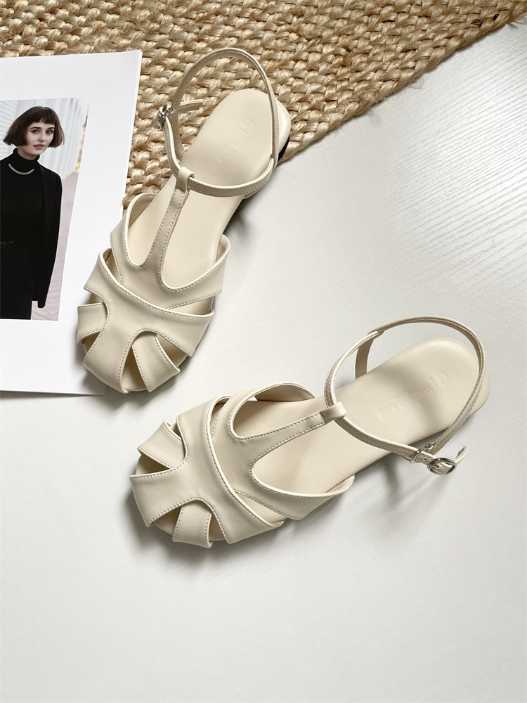 Summer New Korean Style Flat Soft Sole Roman Women's Woven Hollow Toe Sandals - Image 3