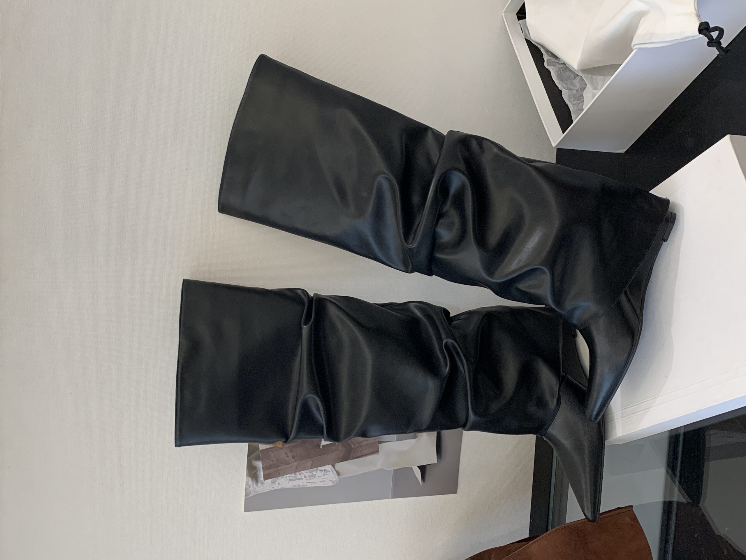 2025 European American Style Fashion Winter New Pointed Toe Wedge Knee High Wrinkled Boots Sexy Women's Boots - Image 4