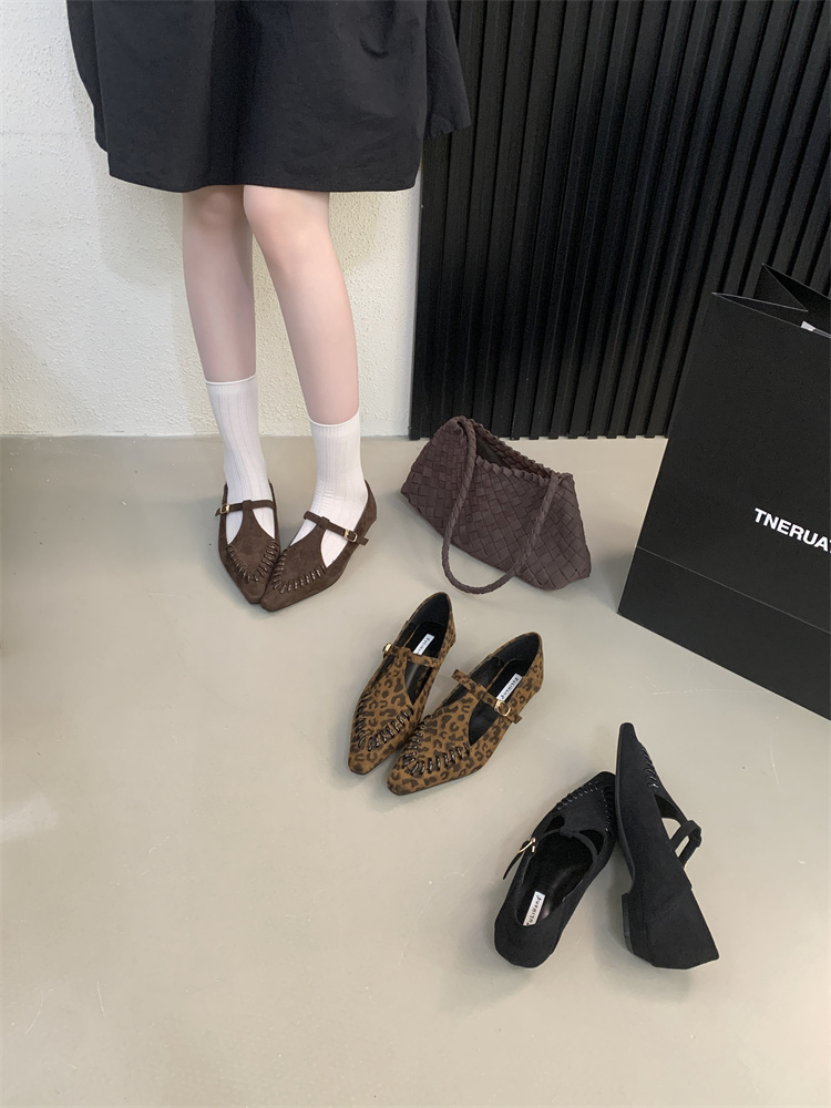 Retro Mary Jane Flat Shoes for Women 2025 New Autumn Spring Suede Low Heel Pointed Toe Vintage Shoes
